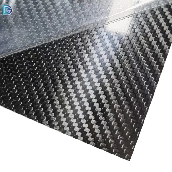 Fábrica de China Hoja de panel de fibra de carbono Placa brillante 400X500X0,5 mm Sarga lisa mate para agricultura Avión Aeroespacial Piso Compuesto de yates